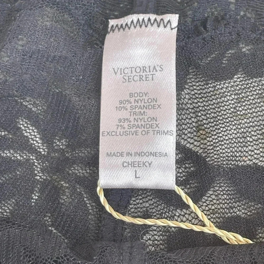 Victoria's Secret Black Lace Cheeky Thong Sample NWT Size Large Sexy Lacy Sheer - Picture 4 of 4
